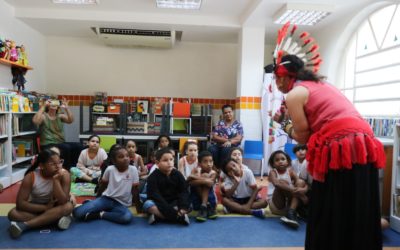 Oficina de Máscaras agita a Biblioteca Popular Anísio Teixeira