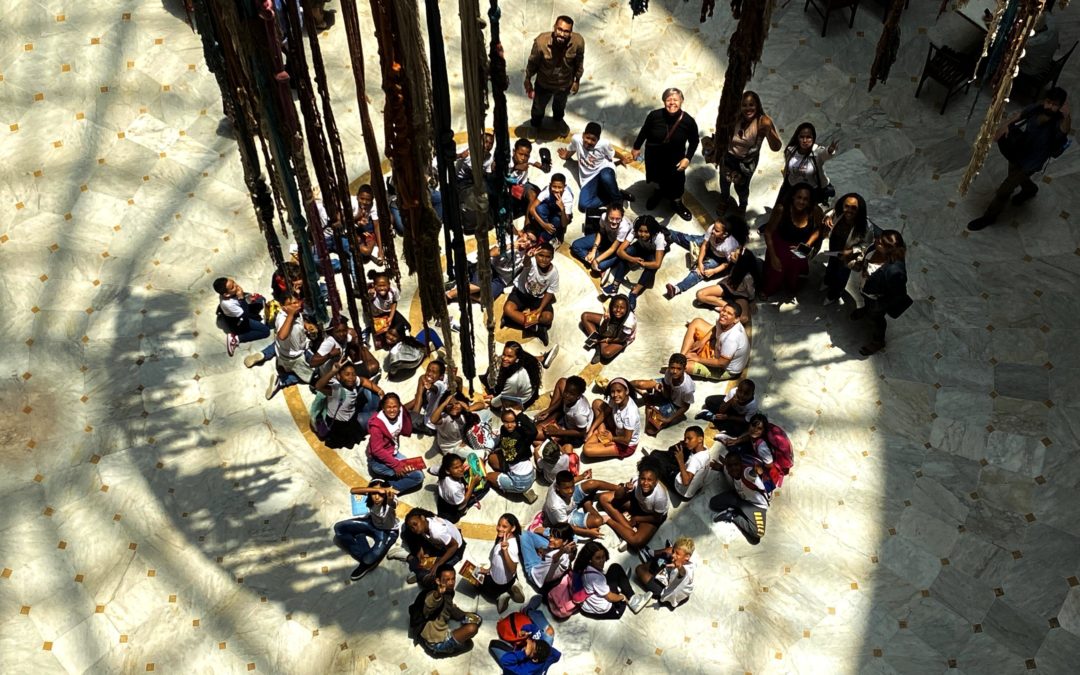 Estudantes visitam o Centro Cultural Banco do Brasil