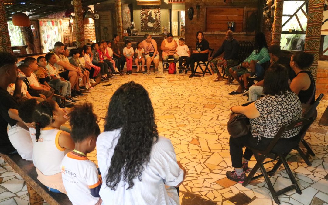 Estudantes da UMEI Darcy Ribeiro visitam o Quilombo do Grotão