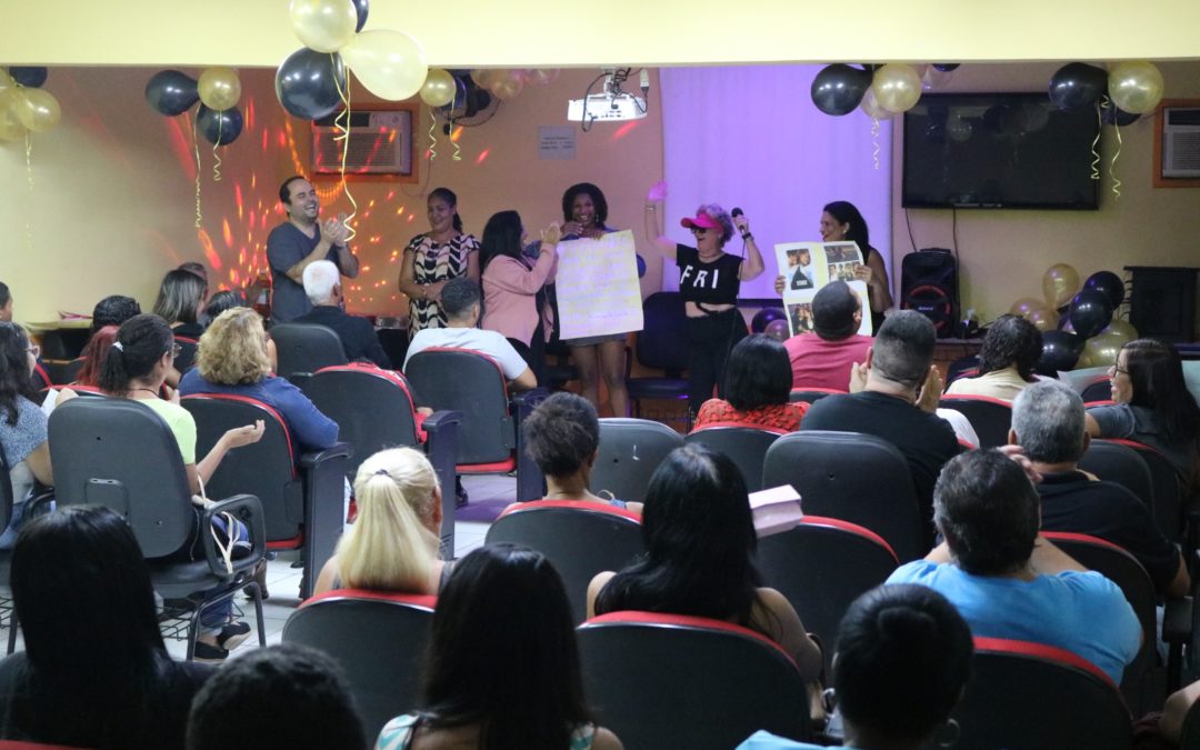 Show de talentos agita as turmas da Educação de Jovens e Adultos