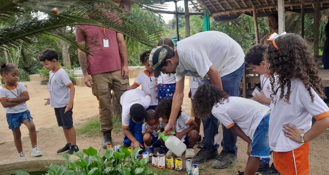 UMEI Jorge Nassim Vieira Najjar visita viveiro de mudas da Clin