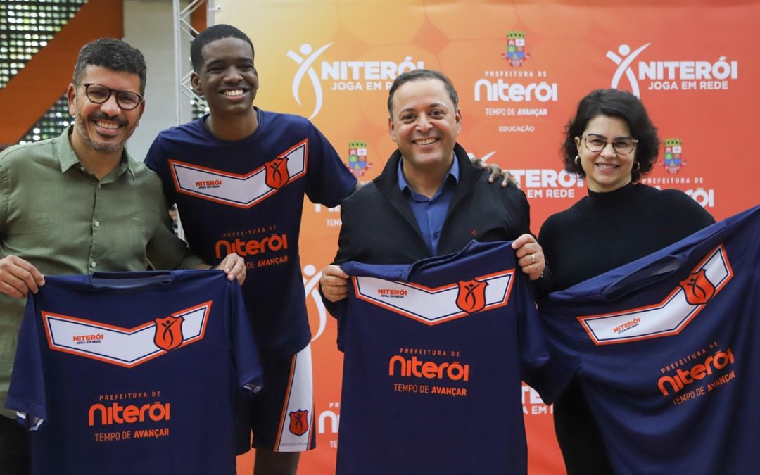 Niterói distribui novos uniformes para JEN 2025