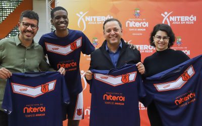 Niterói distribui novos uniformes para JEN 2025