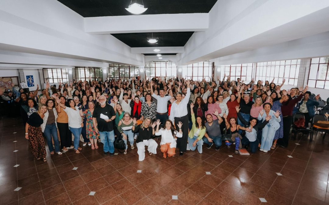 Novo ciclo de gestão na Rede Municipal com formação de diretoras e diretores