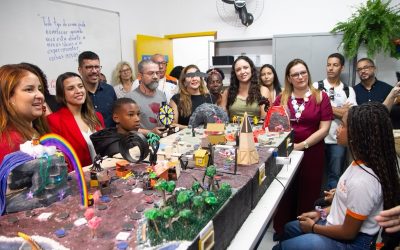 Secretária nacional do MCTI visita laboratórios em escola municipal e Plataforma Urbana Digital de Santa Bárbara